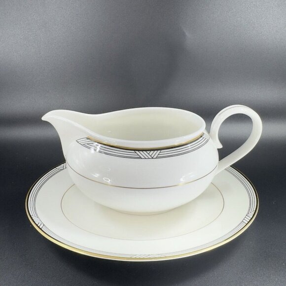 Christopher Stuart Empire House Gravy Boat With Under Plate Thailand Bone China - Picture 12 of 13